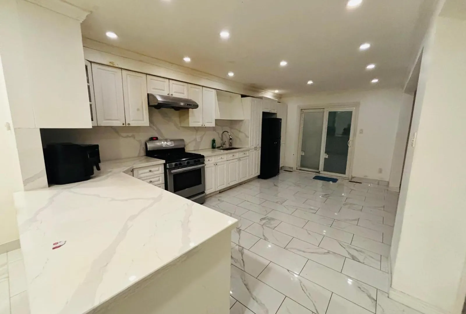 M-1 Walking Distance To Square One Mall With Attached Washroom- For 6 People ميسيسوجا